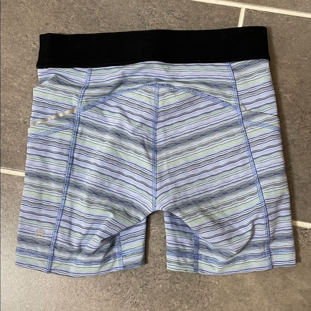Lululemon What The Sport Short II in the Space Dye Twist Lullaby Ray size 6 - Picture 2 of 10